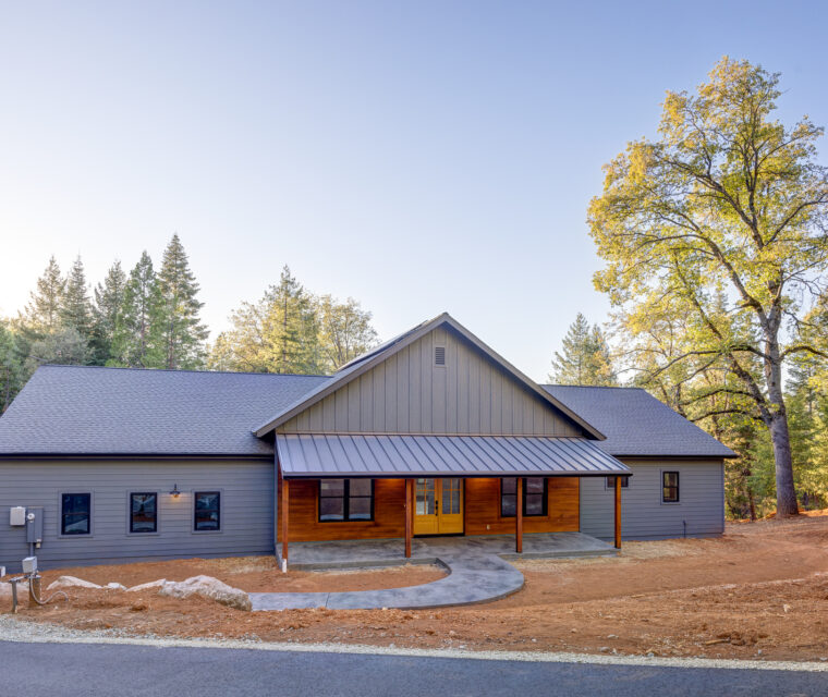 Custom home on Harmony Ridge front side